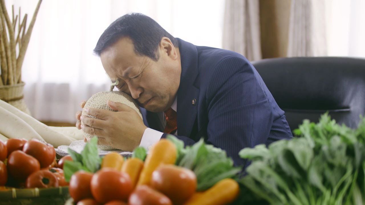 PR動画「鉾田市長がカミナリを落とす!?～芸人カミナリが野菜になるまで～」より。