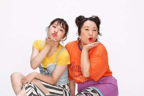 (左から)村上佳菜子、フォーリンラブ・バービー。(c)フジテレビ