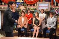 「踊る踊る！さんま御殿!!超話題バカ売れ芸能人 秋のグルメ大豊作祭り」のワンシーン。(c)日本テレビ