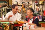 「おかべろ」に出演する月亭八方とナインティナイン岡村（右）。(c)関西テレビ