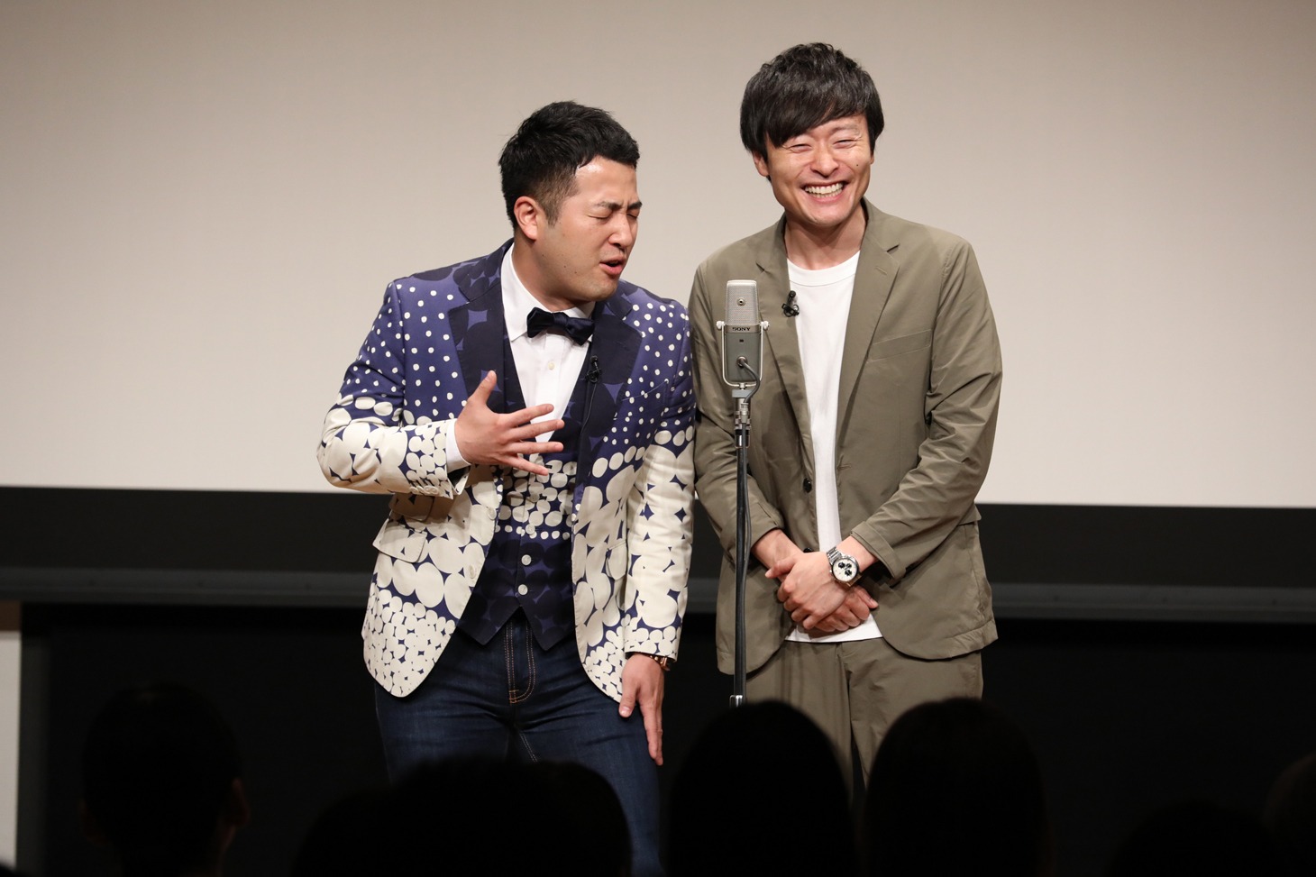 「和牛のオールナイトニッポンGOLD supported by Indeed」（ニッポン放送）の公開収録で漫才を披露する和牛。