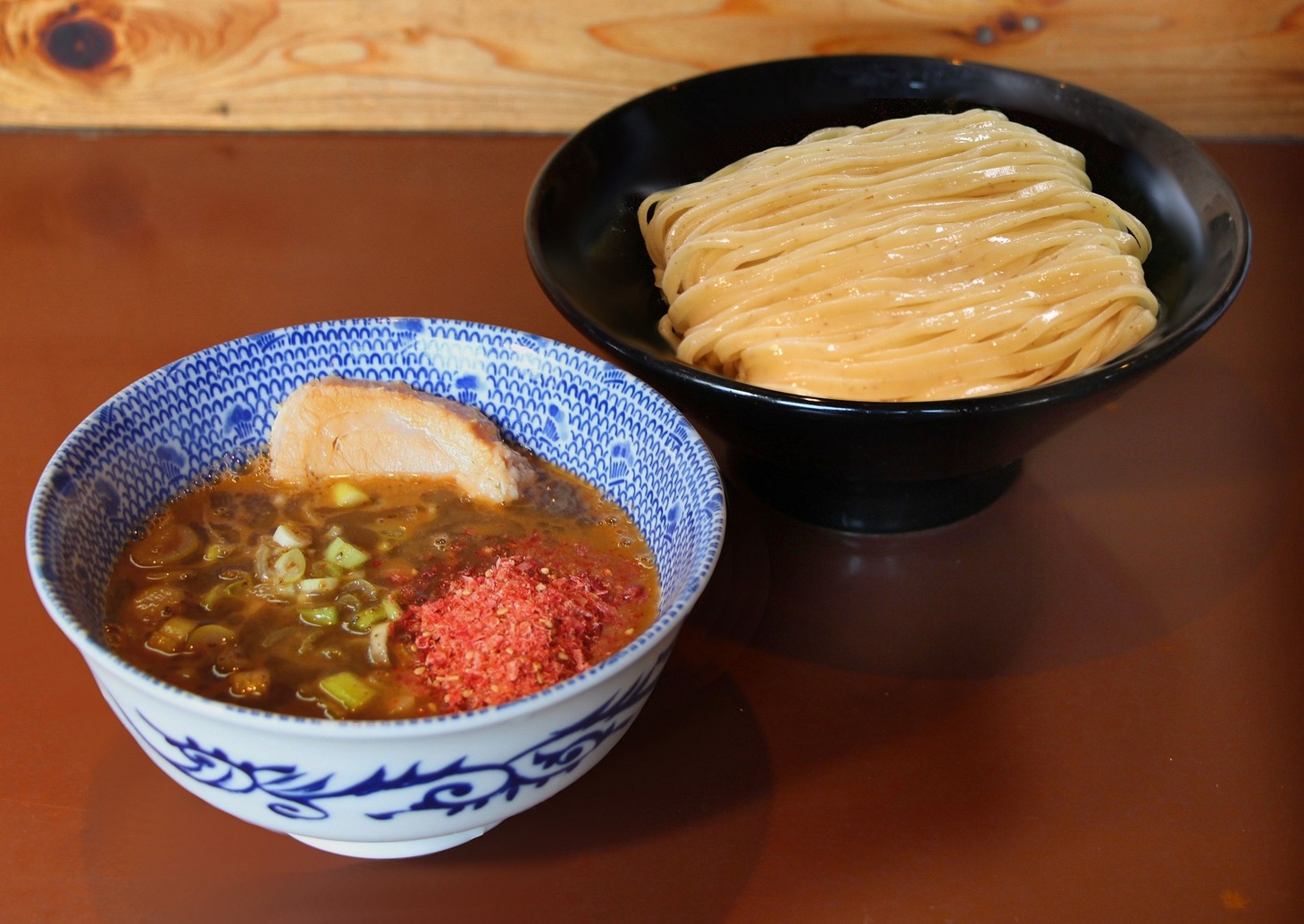頑者「濃厚海老カニ豚骨つけめん」