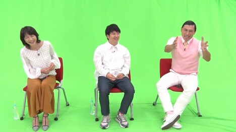 左からゲストの田中美佐子、MCのオードリー。(c)テレビ東京