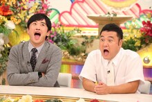 （左から）劇団ひとり、アンタッチャブル山崎。(c)フジテレビ