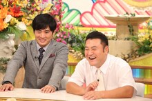 「ニチファミ！『超絶 気持ちいい瞬間』」に出演する（左から）劇団ひとり、アンタッチャブル山崎。(c)フジテレビ