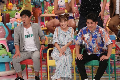 （左から）パンサー尾形、鈴木奈々、ジャングルポケット太田。(c)テレビ朝日