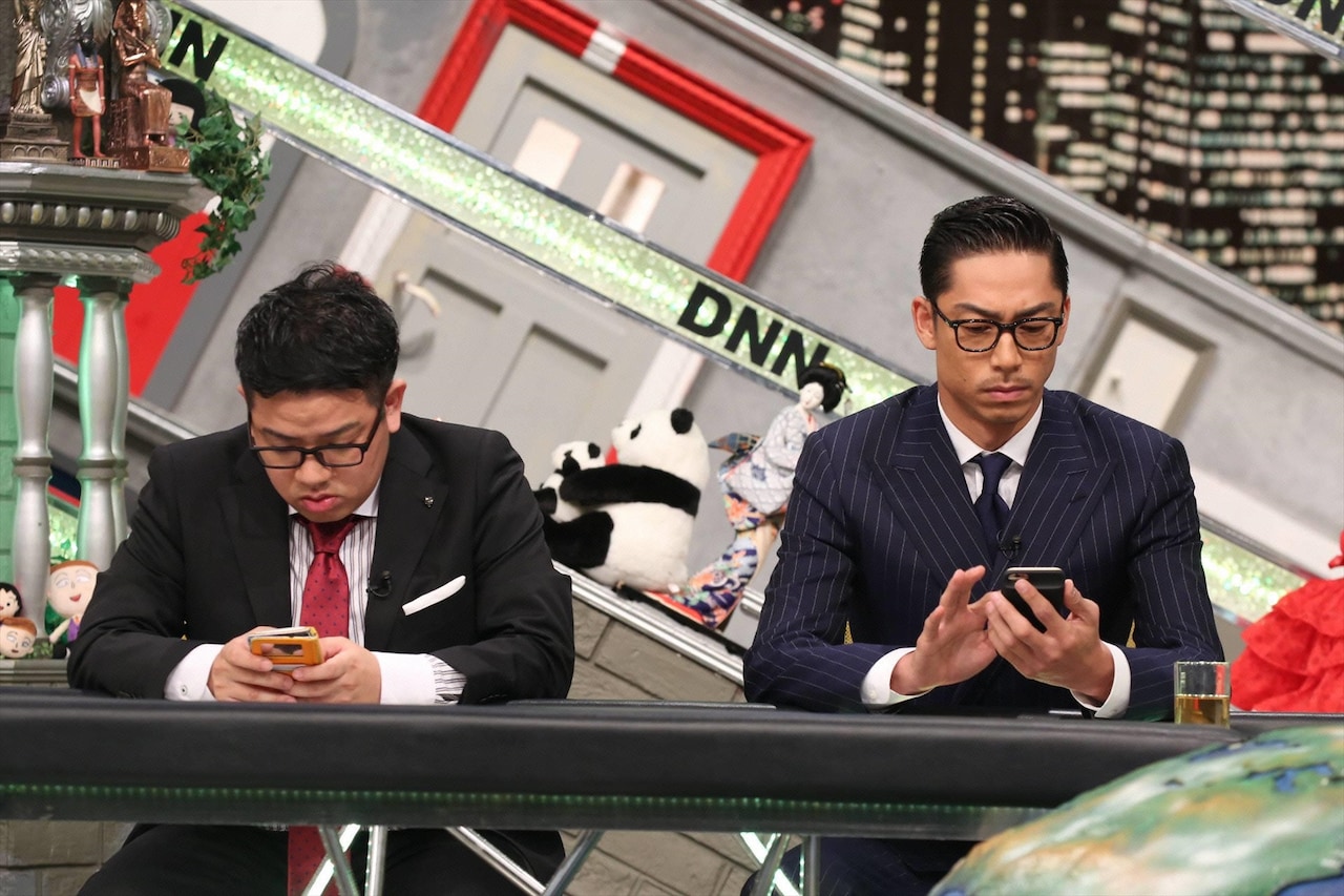 「全力！脱力タイムズ」に出演する（左から）ミキ昴生、AKIRA。(c)フジテレビ