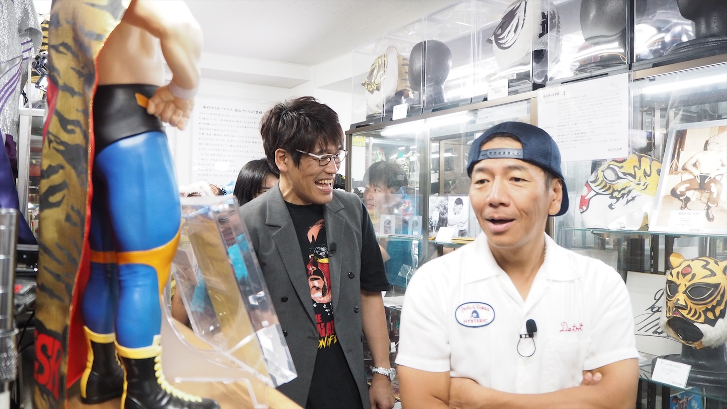 プロレスマスク専門店でのワンシーン。(c)テレビ朝日