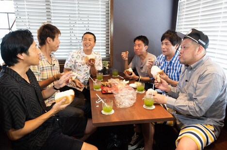 「旅くらべ ～同期芸人で旅したらこうなりました～」のワンシーン。(c)ABC