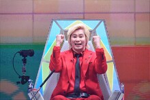 「ザ・タイムショック 最強クイズ王決定戦SP 2018秋」に出演する、メイプル超合金カズレーザー。(c)テレビ朝日