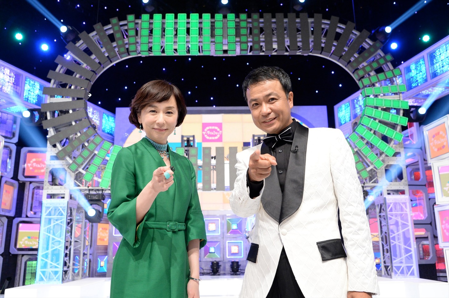 MCの中山秀征と大下容子アナ。(c)テレビ朝日