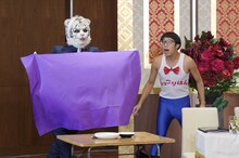 ひょっこりはん（右）とのコラボに挑戦する新メンバー（左）。(c)日本テレビ