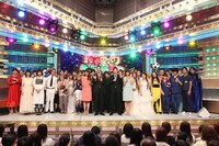 番組の出演者たち。(c)フジテレビ