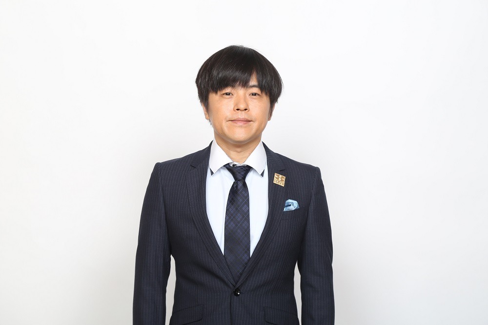 「土曜プレミアム『ENGEIグランドスラムLIVE』」に出演する、バカリズム。(c)フジテレビ
