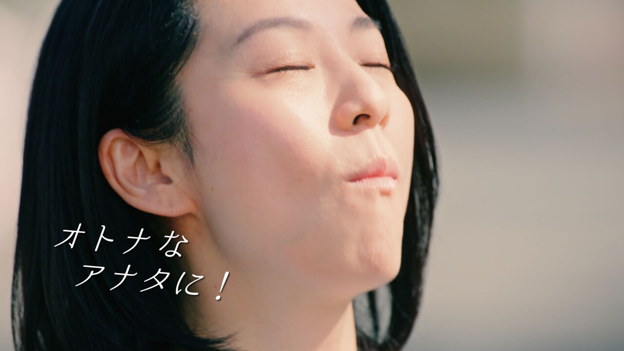 CM「アーモンドピーク EASY★GOHOBING開幕篇」より。