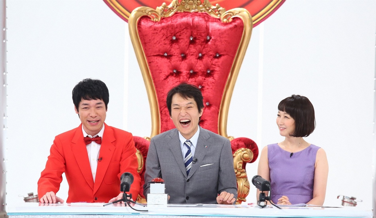 （左から）麒麟・川島、千原ジュニア、竹上萌奈アナ。(c)関西テレビ