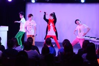 「JUNK∞TION Q」中、思い思いにボケまくるメンバー。