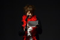 ohmiからの手紙を読むJ。