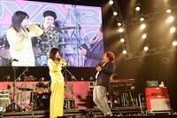 ロバート秋山扮する剣持信也がジェニーハイのステージに乱入した場面。