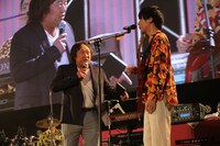 ロバート秋山扮するゲスの極み乙女。のマネージャー・剣持信也がジェニーハイのステージに乱入した場面。