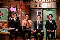 （左から）浅越ゴエ、なかやまきんに君、ツートライブ。(c)ABC