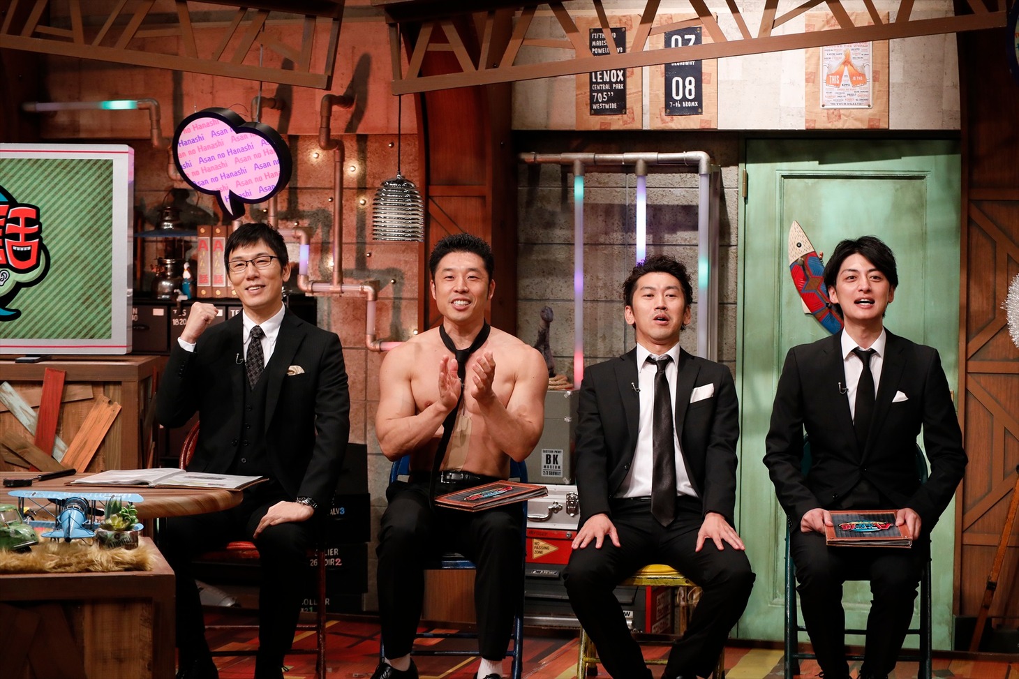 （左から）浅越ゴエ、なかやまきんに君、ツートライブ。(c)ABC