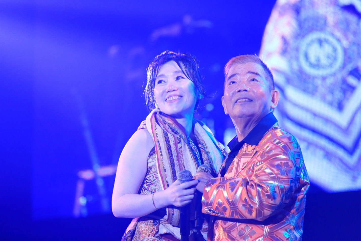 EGO-WRAPPIN'の中納良恵と池乃めだか。