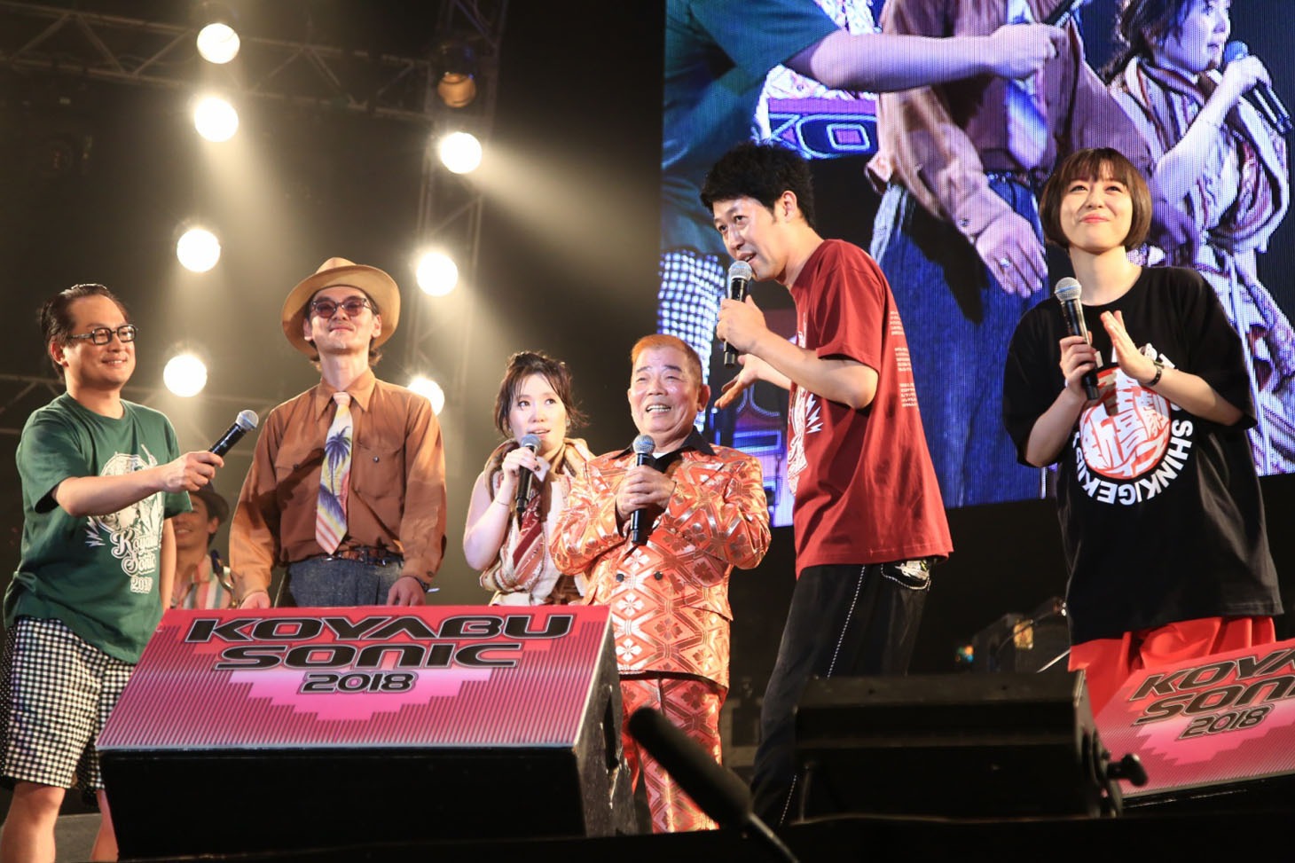 EGO-WRAPPIN'のステージに池乃めだかが登場した。