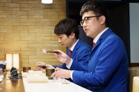 寿司を味わう銀シャリ。