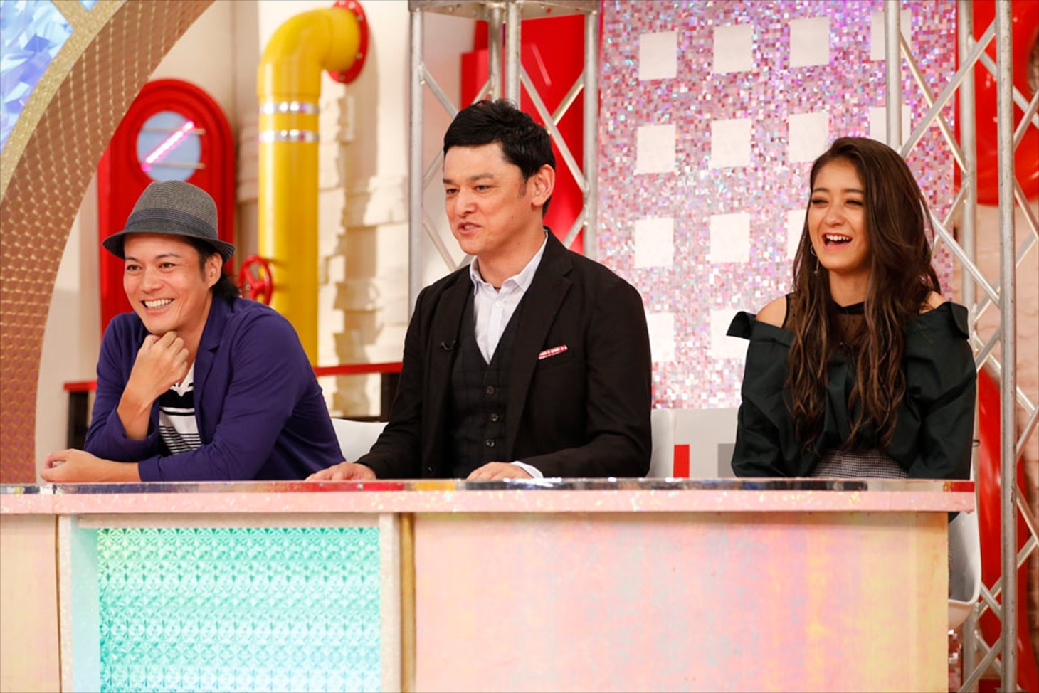 （左から）シャンプーハット、池田美優。(c)関西テレビ