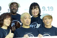 左からダイアモンド☆ユカイ、ボビー・オロゴン、松本人志、南海キャンディーズしずちゃん、諸星和己。