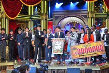 「歌ネタ王決定戦2018」で優勝を果たしたメンバー。