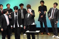 出番順をくじ引きで決める挑戦者たち。