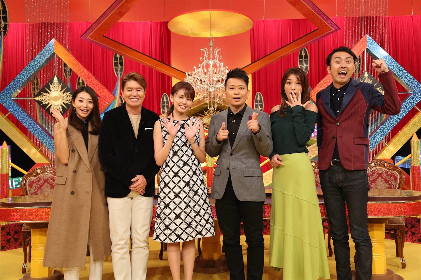 「超ド級！世界のありえない映像大賞3」の出演者たち。(c)フジテレビ