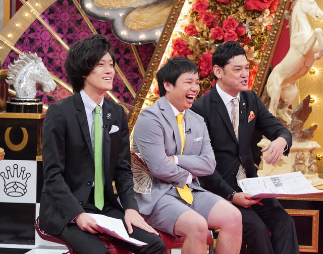 左から霜降り明星、シャンプーハットてつじ。(c)関西テレビ