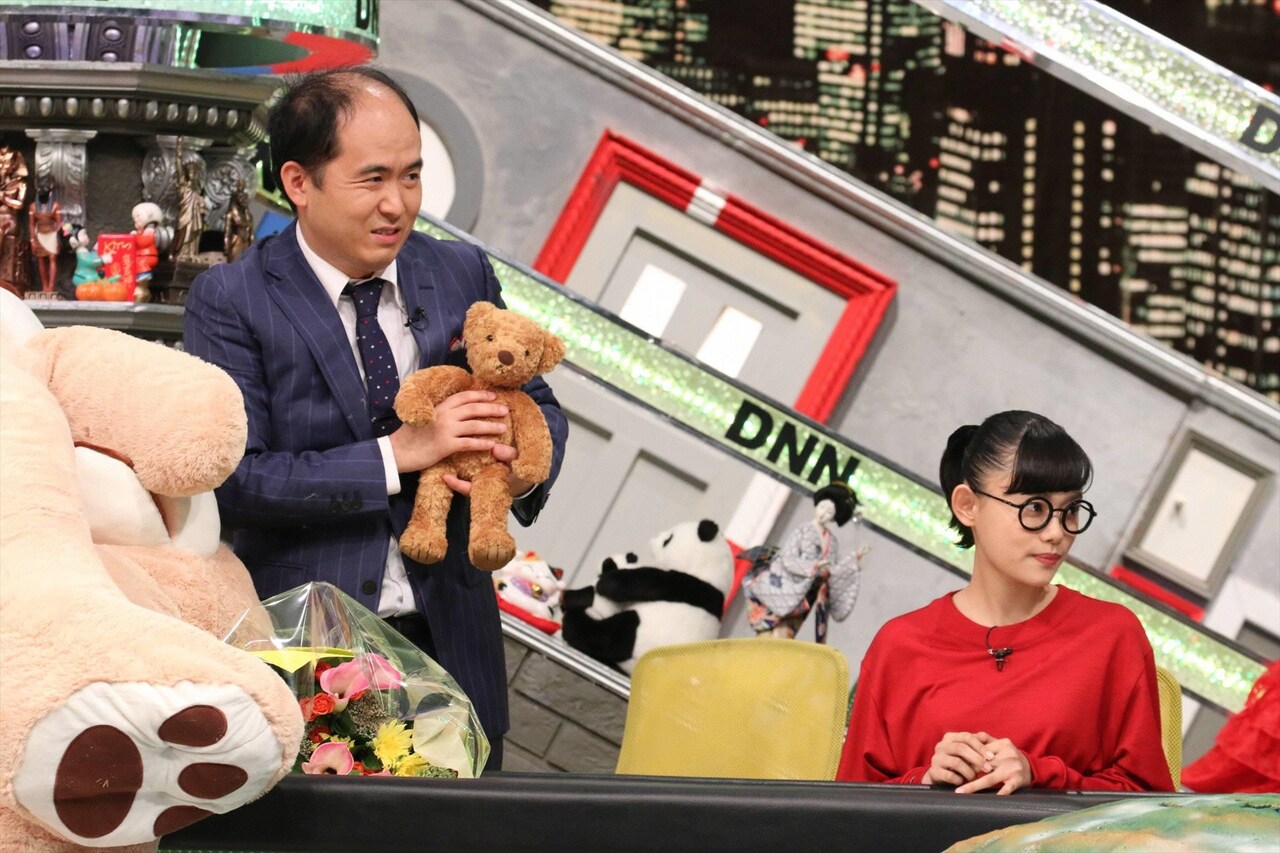 「全力！脱力タイムズ」に出演する（左から）トレンディエンジェル斎藤、杉咲花。(c)フジテレビ