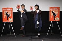 （左から）関根勤、ジャッキーちゃん。