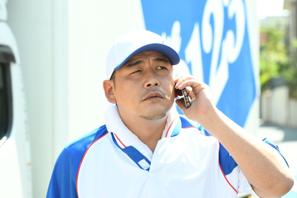 サンドウィッチマン富澤演じる木村明男。(c)TBS