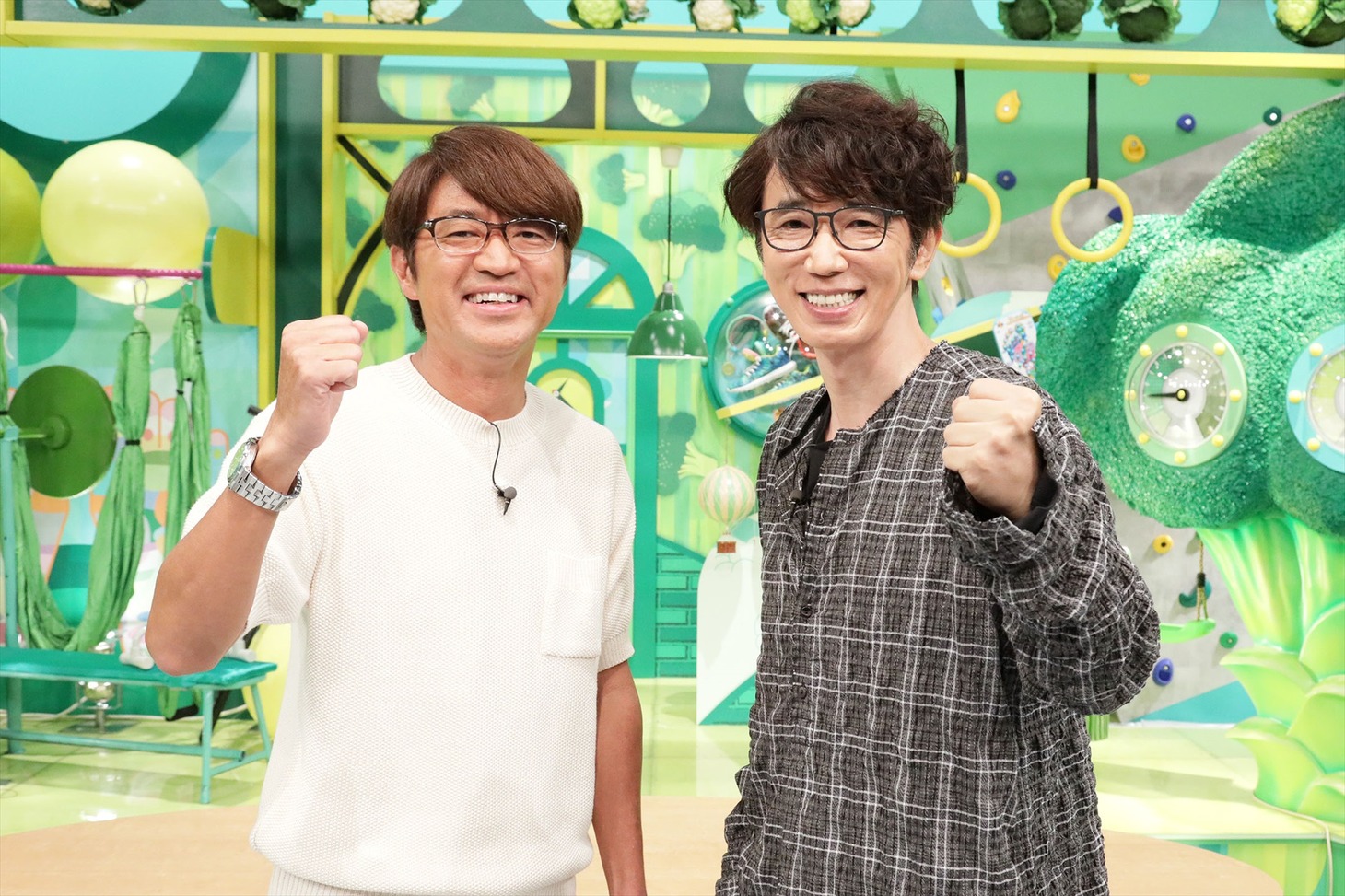 「100まで楽しむつもりです」に出演する（左から）さまぁ～ず大竹、ユースケ・サンタマリア。(c)テレビ朝日