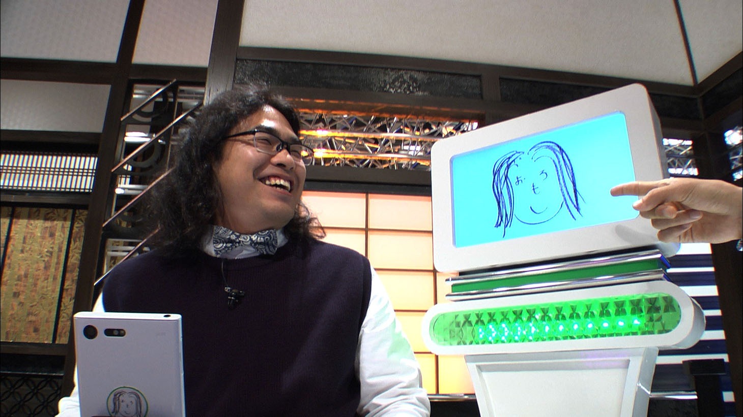 「AI育成お笑いバトル 師匠×弟子」#1より。(c)NHK