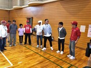 体育館にやってきたシソンヌとずん飯尾。