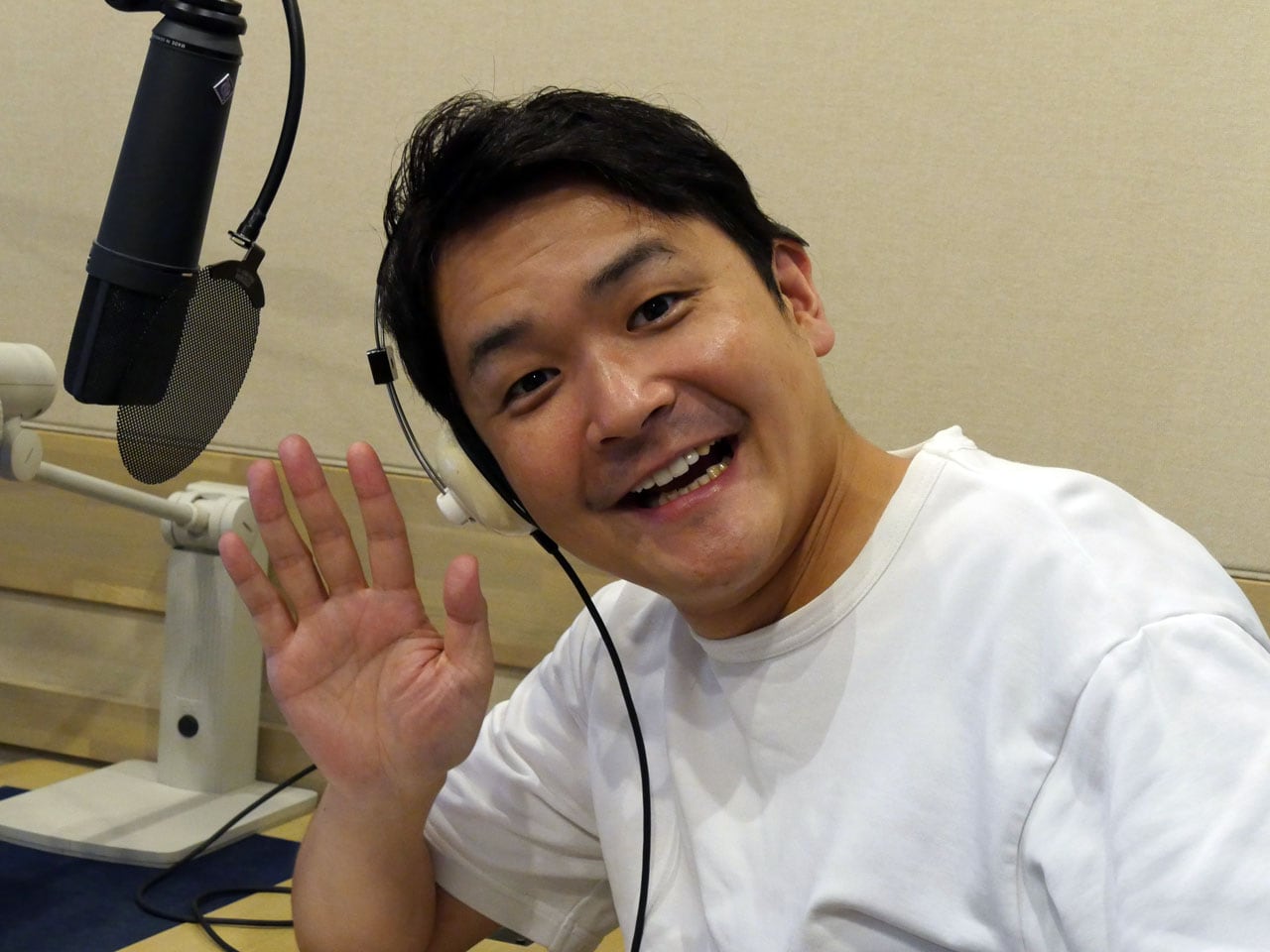 千鳥ノブがEテレのフランス語番組ナレーション、“お兄さん”のように黒木華を見守る