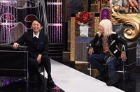 左から有吉弘行、森重樹一。(c)日本テレビ