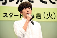 主演の高橋一生。