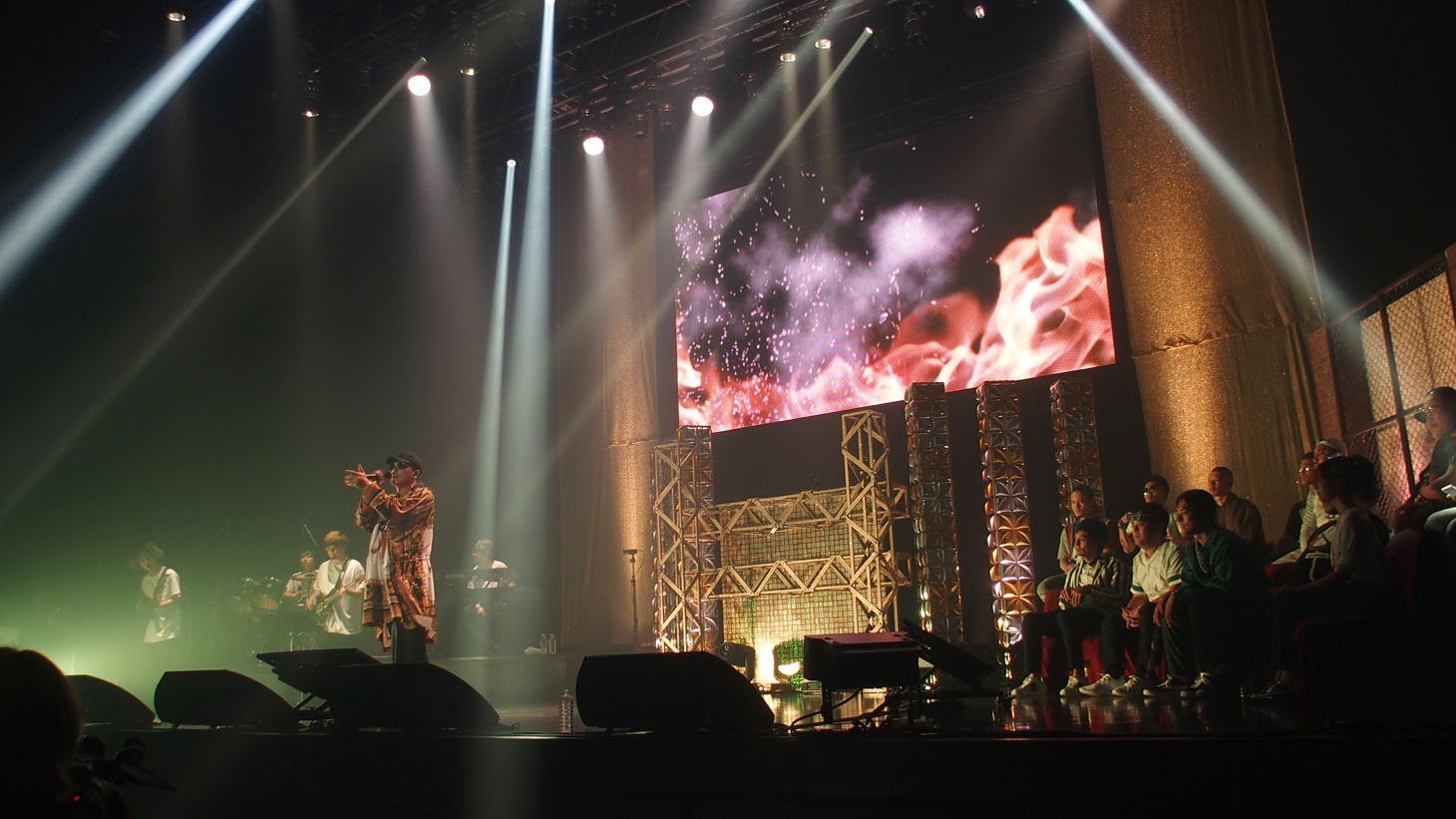 「SMASH HIT-Road to Zepp-」より。