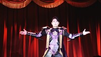 平成ノブシコブシ吉村率いるButterfly Tokyoのパフォーマンス。