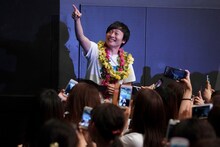 「スマイル客席徒競走」に臨む、和牛・川西。