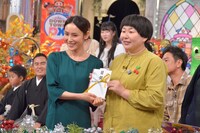 左から山口紗弥加、森三中・大島。(c)読売テレビ