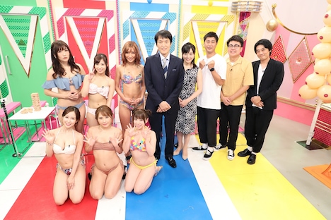 「ダラケ！～お金を払ってでも見たいクイズ～『人気セクシー女優ダラケのオールスター感謝祭2018』」の出演者たち。