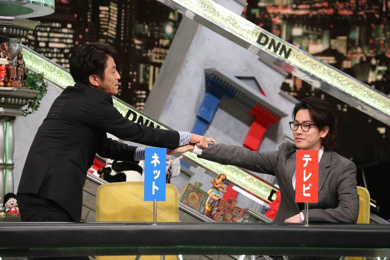 「全力！脱力タイムズSP」に出演する（左から）ネプチューン堀内、佐藤健。(c)フジテレビ